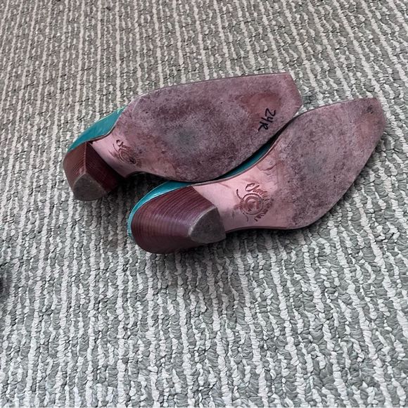 Charlie 1 Horse Teal slip on mules size 6B - Picture 6 of 10